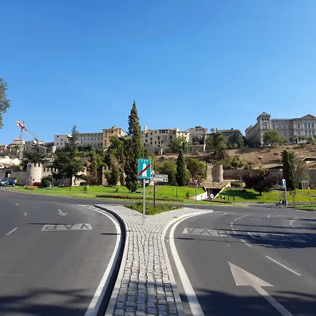No Fiestas, 5 Solo Familias, Parejas O Trabajo Parking Público Gratis A 300m Toledo