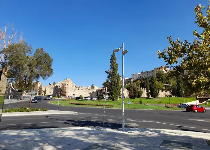 No Fiestas, 5 Solo Familias, Parejas O Trabajo Parking Publico Gratis A 300m Apartment