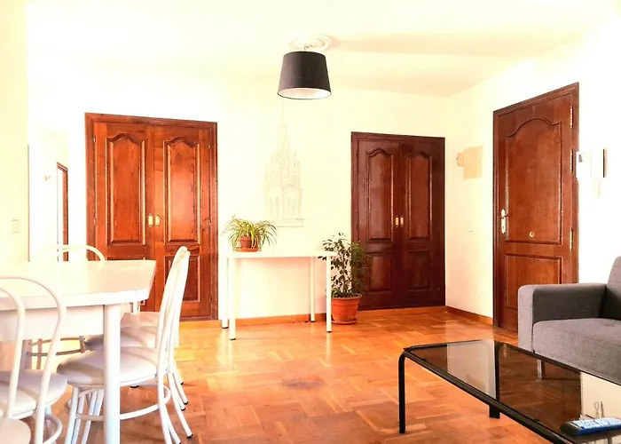 No Fiestas, 5 Solo Familias, Parejas O Trabajo Parking Publico Gratis A 300m *