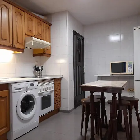 Apartment No Fiestas, 5 Solo Familias, Parejas O Trabajo Parking Publico Gratis A 300m *