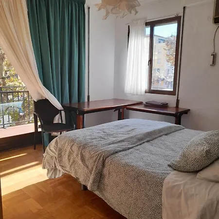 No Fiestas, 5 Solo Familias, Parejas O Trabajo Parking Publico Gratis A 300m Apartment *