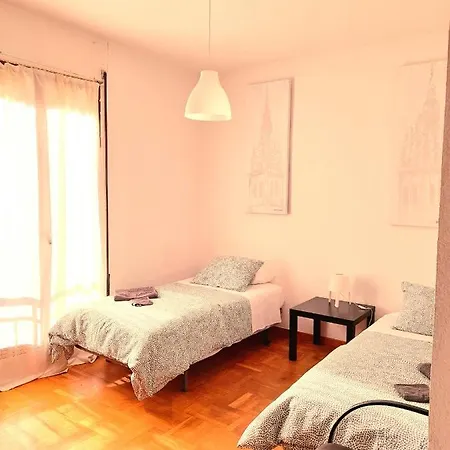 アパート No Fiestas, 5 Solo Familias, Parejas O Trabajo Parking Publico Gratis A 300m