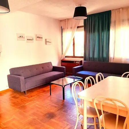 No Fiestas, 5 Solo Familias, Parejas O Trabajo Parking Publico Gratis A 300m トレド