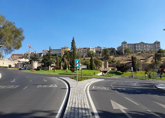 No Fiestas, 5 Solo Familias, Parejas O Trabajo Parking Publico Gratis A 300m Toledo